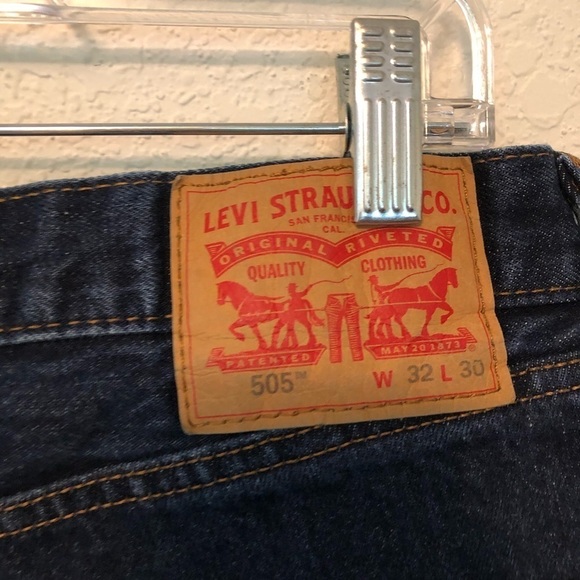Levi’s Cut Off Distressed Denim Shorts 505 W32 - Picture 4 of 7